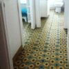 suelo hidráulico en pasillos y baños