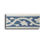 Rodapé de ladrilho de cimento floral azul